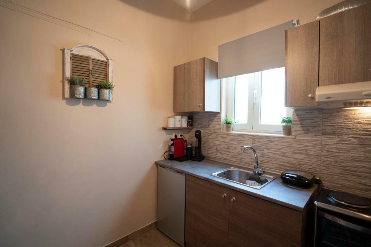 Cozy Apt Next To Metro And Close To Acropolis! Athen Eksteriør billede